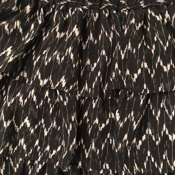 GAP Black and Cream Tiered Ruffle Skirt Sz S NWOT - Picture 3 of 5